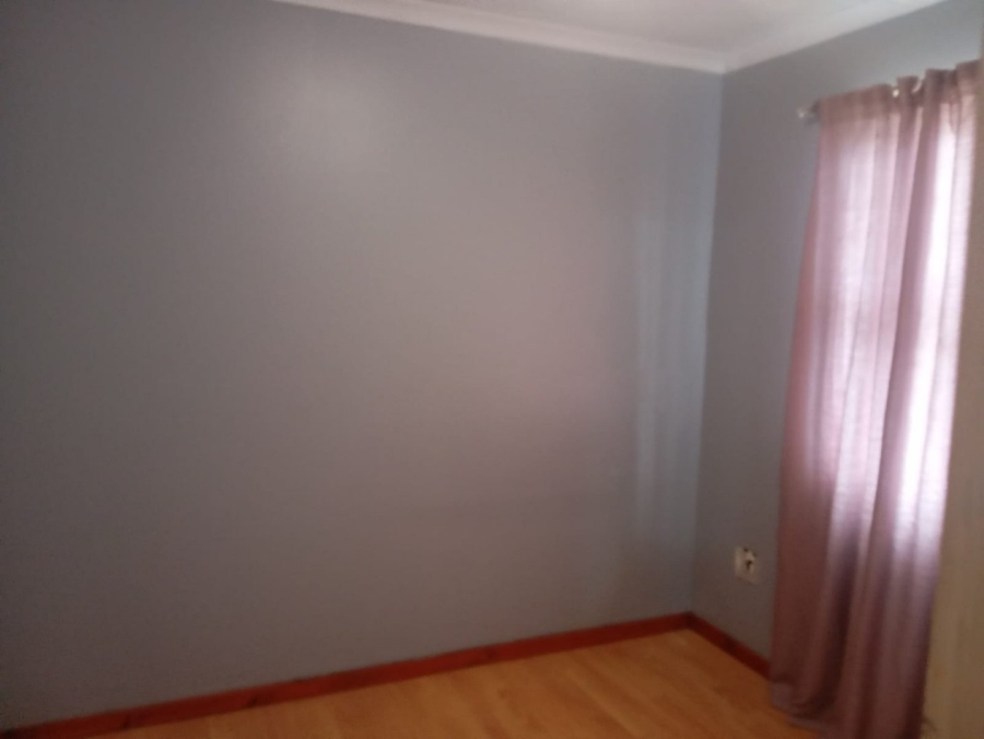  Bedroom Property for Sale in Llitha Park Western Cape